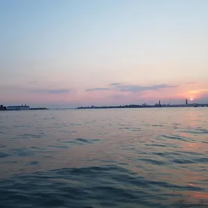 https://biennale-flat-in-giardini.hotelslidodijesolo.com